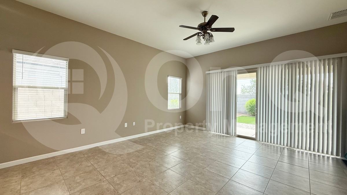 30351 W Sheila Ln - Photo 7 of 28