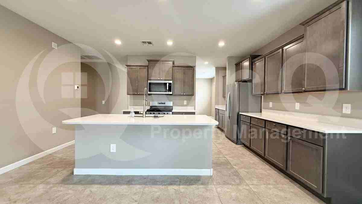 30351 W Sheila Ln - Photo 5 of 28
