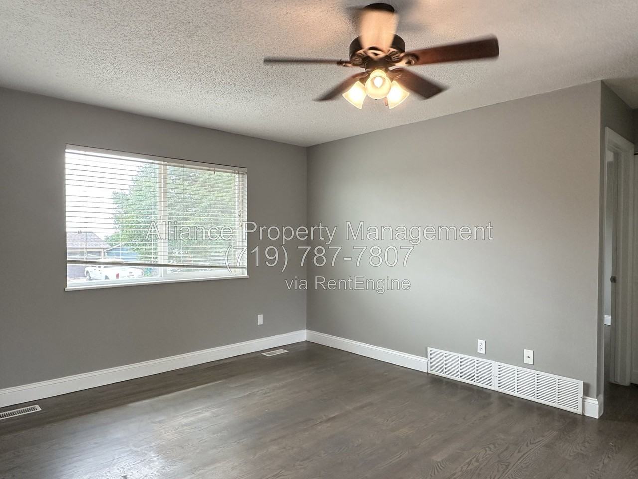 1250 Chiricahua Dr - Photo 3 of 34