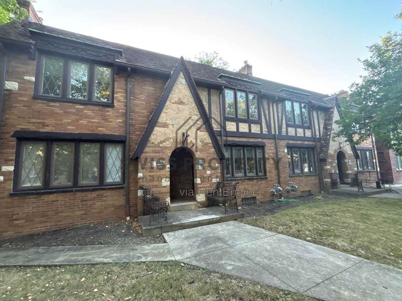 3067 Neil Ave - Photo 2 of 17