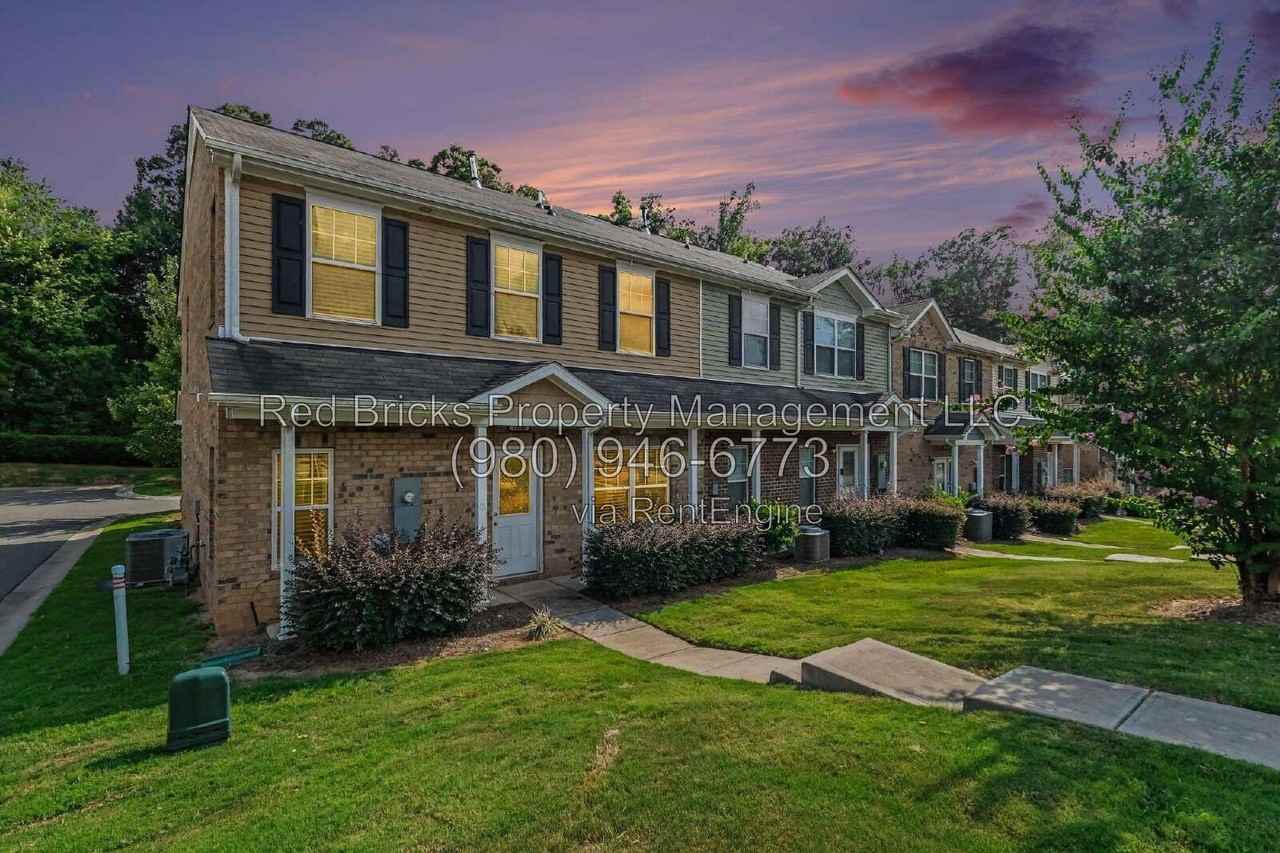 10448 Benfield Rd - Photo 4 of 28