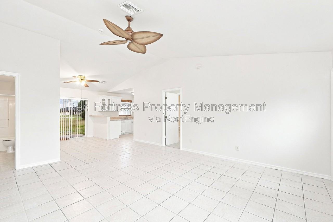 1814 Sw 42nd St - Photo 7 of 21