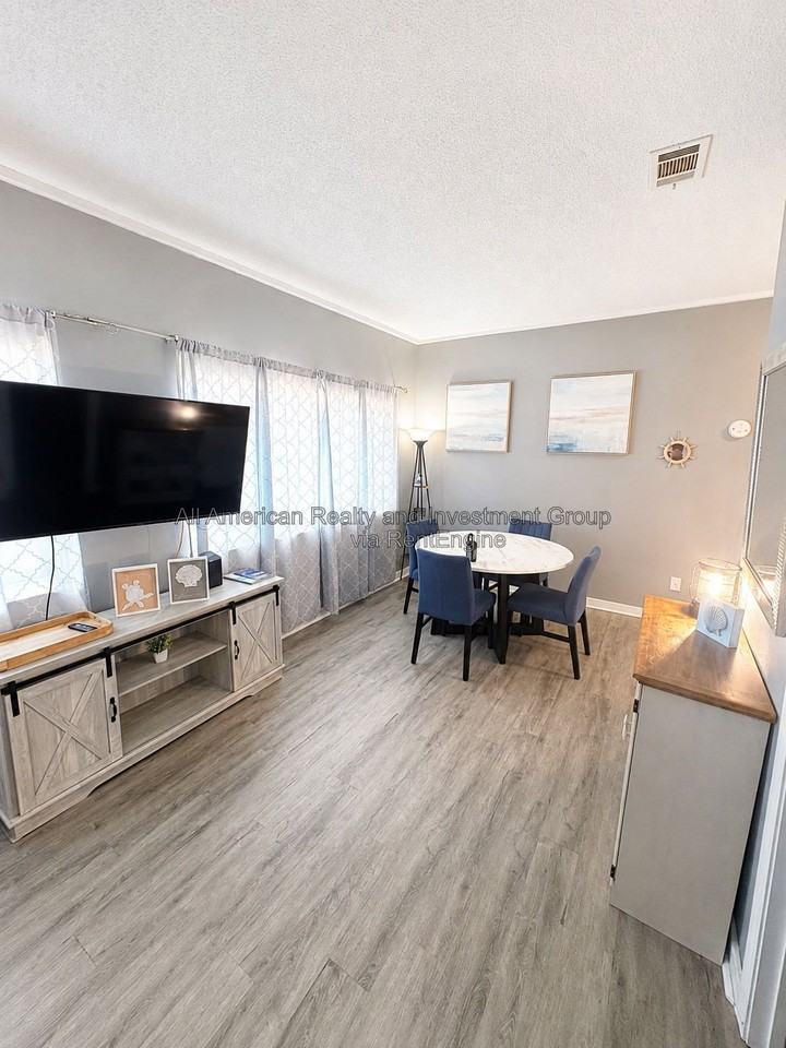 364 Bluefish Dr - Photo 3 of 7