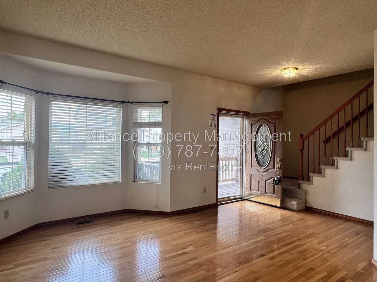 6944 Lost Springs Dr - Photo 3 of 26