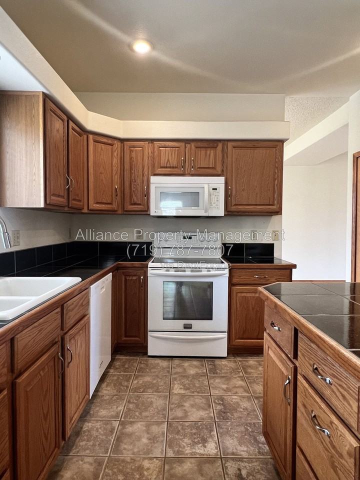 6944 Lost Springs Dr - Photo 6 of 26