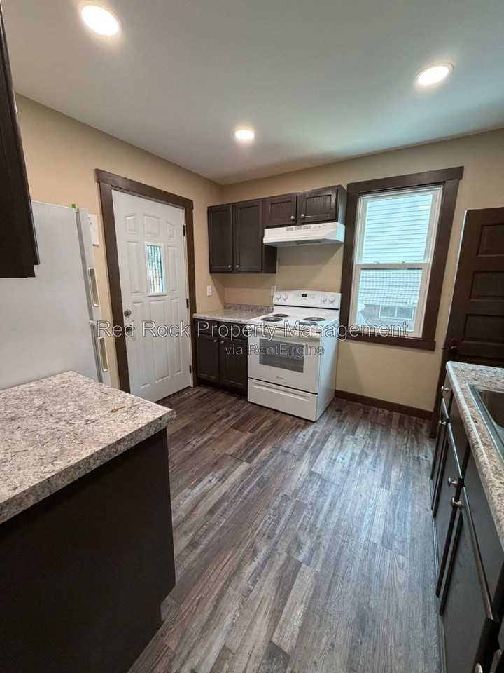 410 Portland Ave - Photo 2 of 16