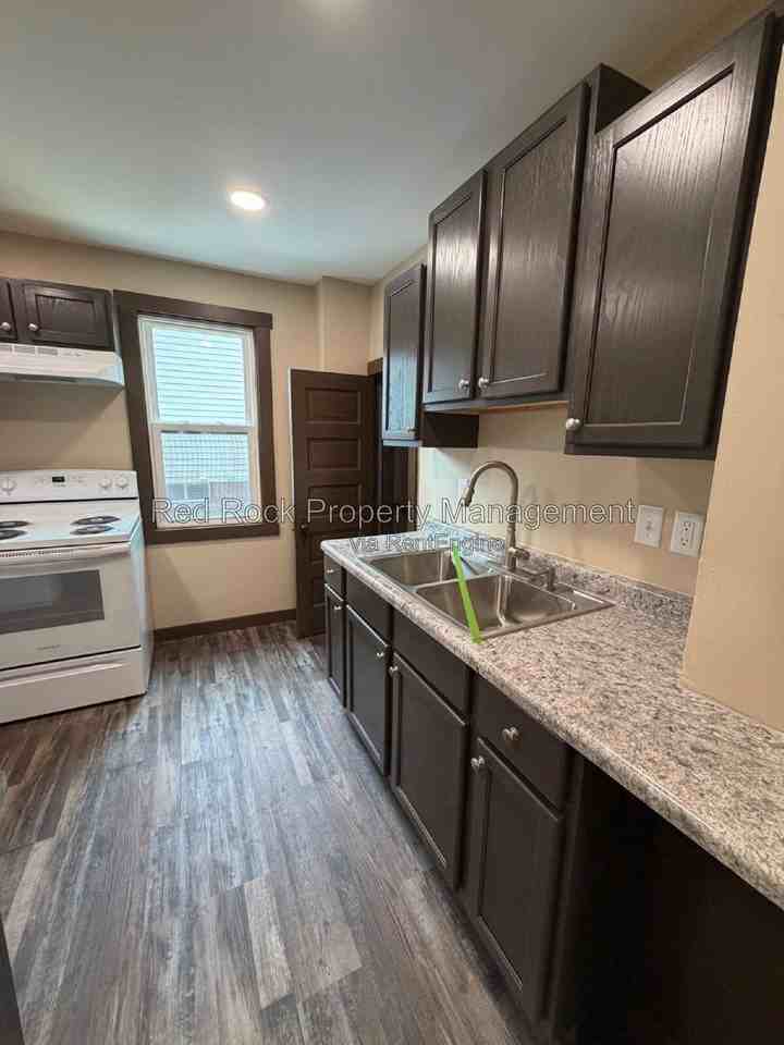 410 Portland Ave - Photo 3 of 16