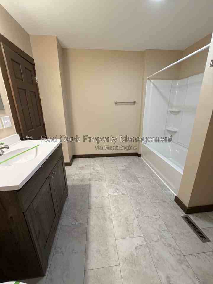 410 Portland Ave - Photo 6 of 16