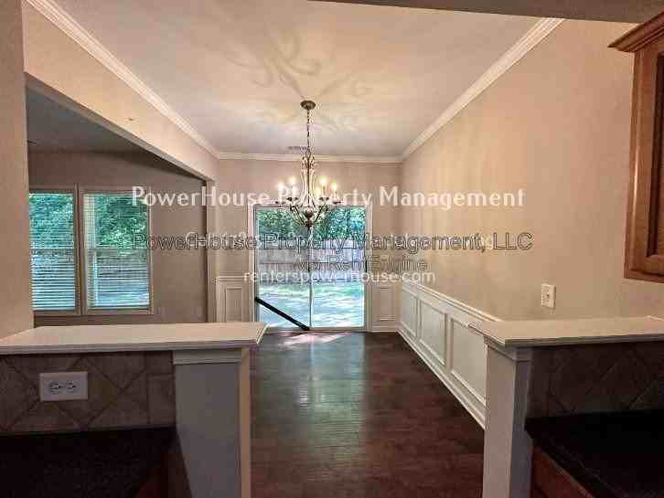 5530 Crestwick Way - Photo 4 of 38