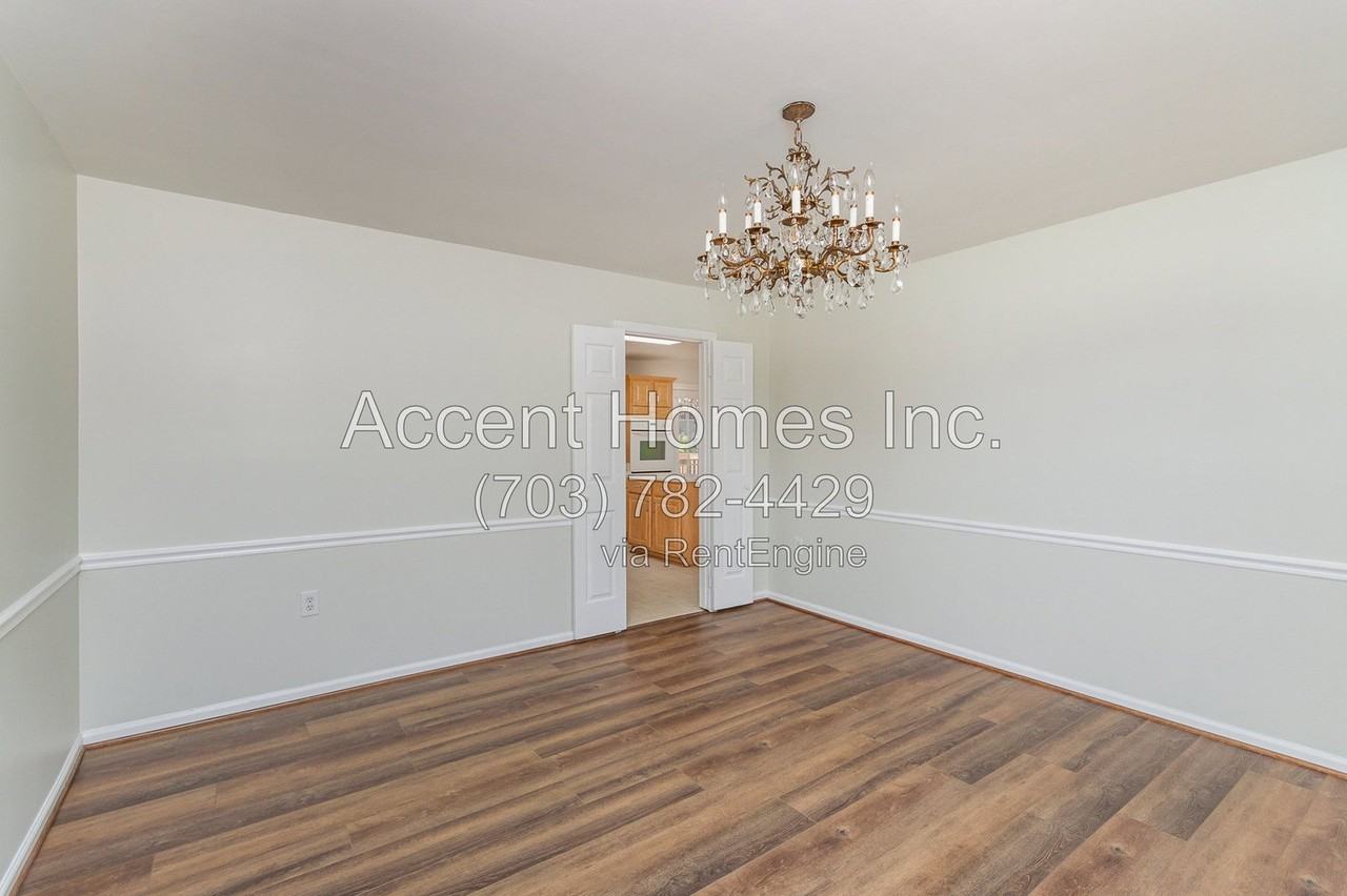 8238 Riverside Rd - Photo 4 of 36