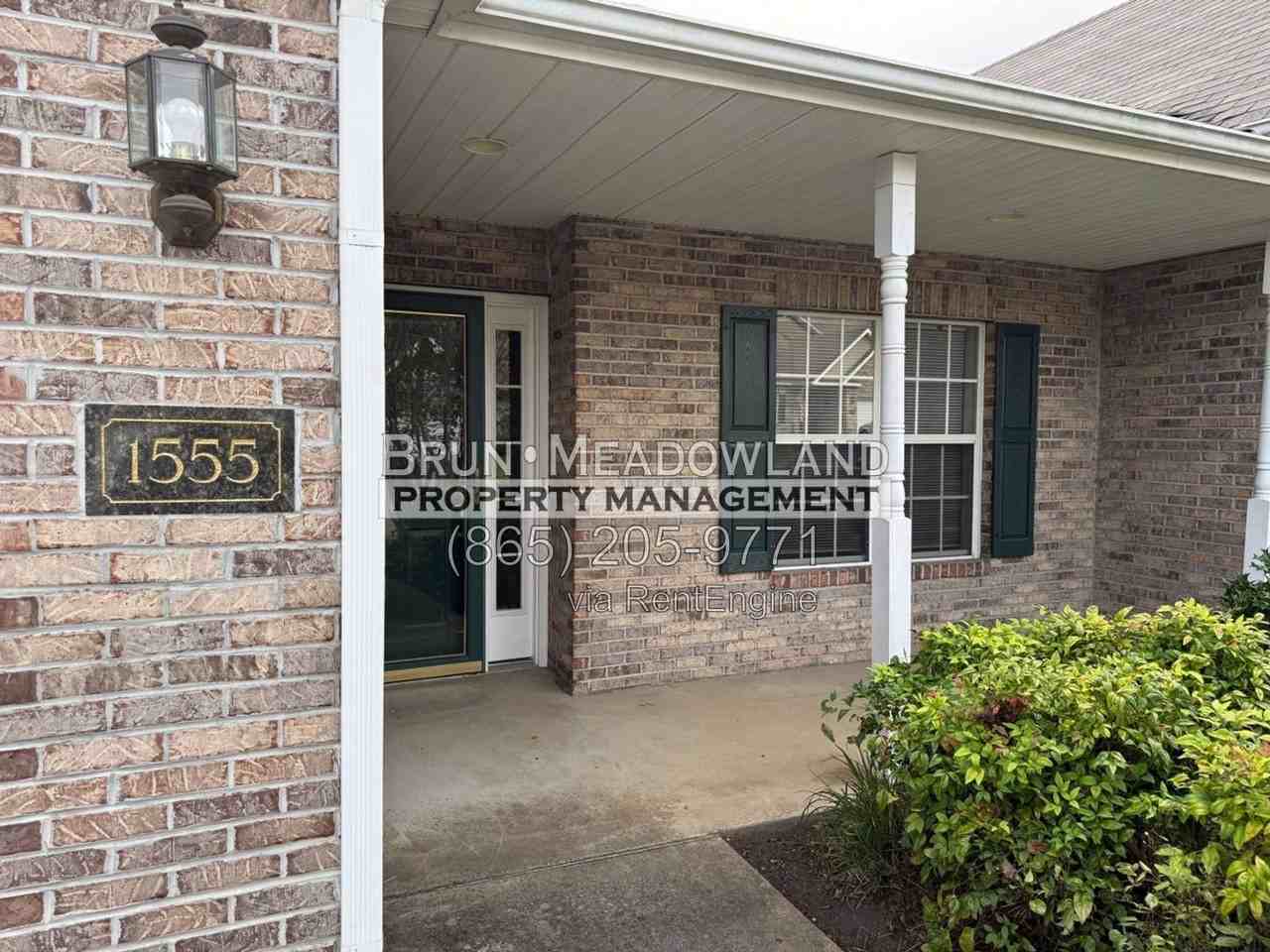 1555 Ellery Ln - Photo 4 of 32