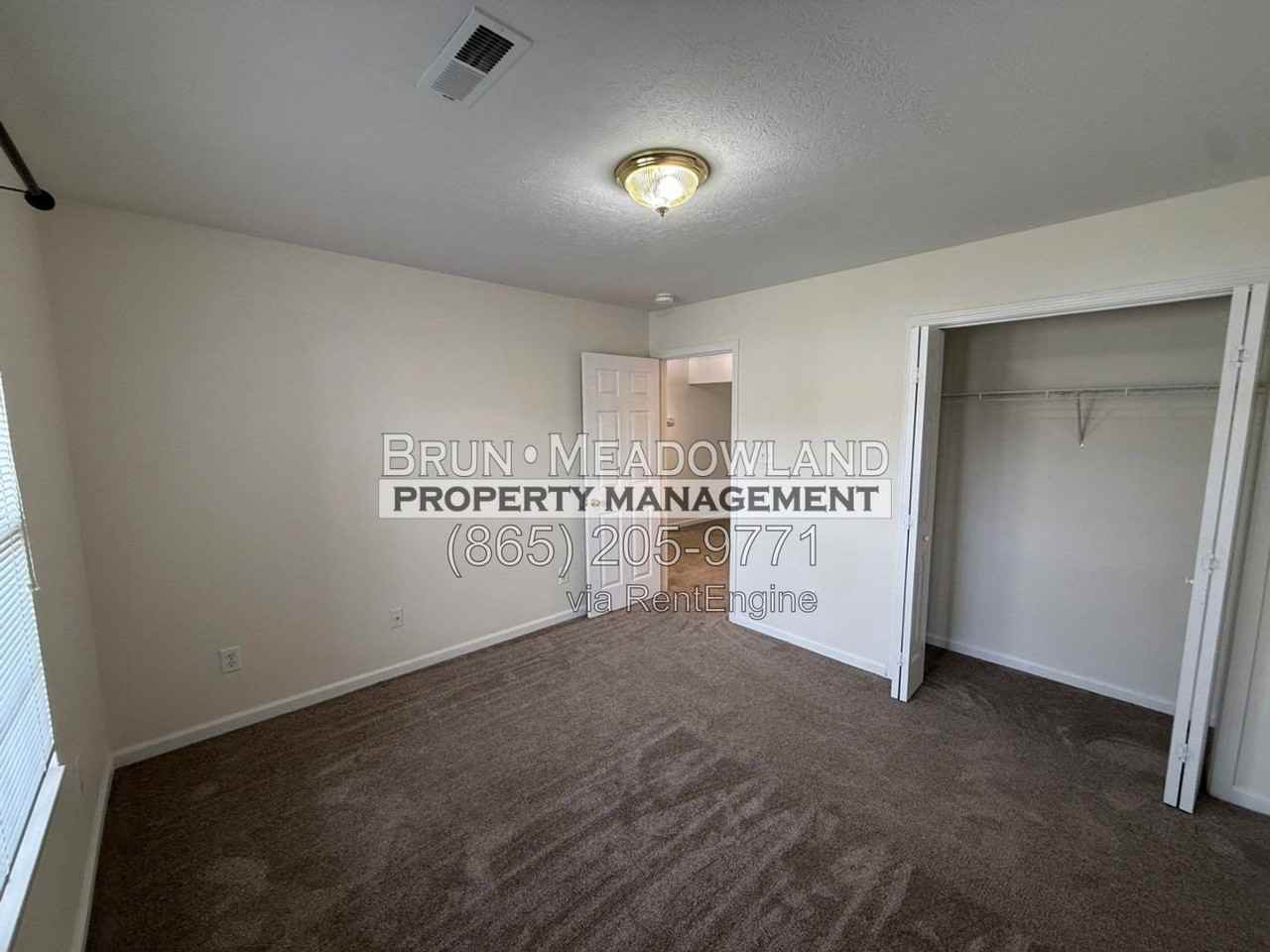 1555 Ellery Ln - Photo 5 of 32