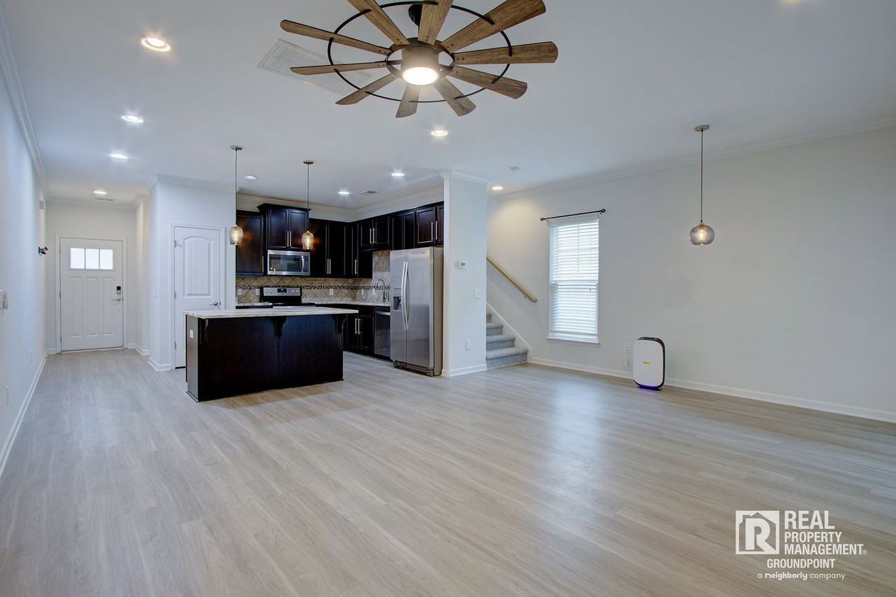 221 S Lamplighter Ln - Photo 7 of 26