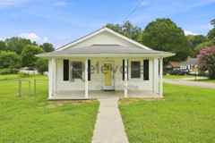 1425 Dinwiddie Ave - Photo 1 of 1