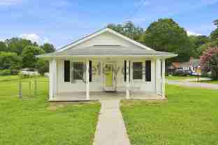 1425 Dinwiddie Ave - Photo 1 of 1