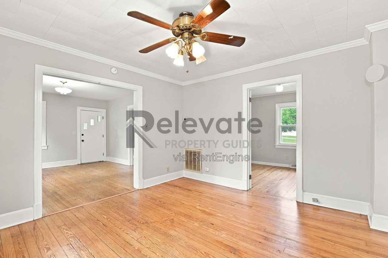 1425 Dinwiddie Ave - Photo 7 of 17