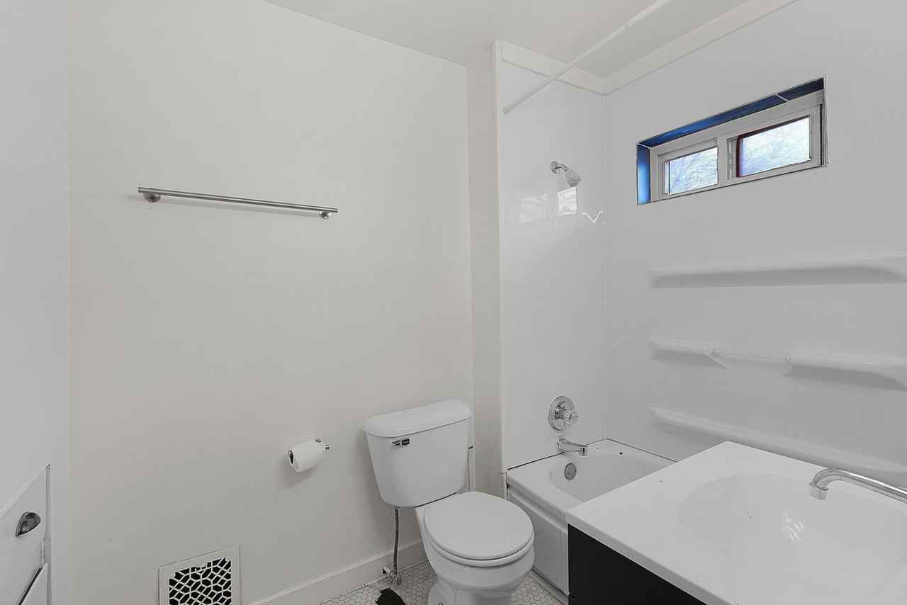908 Worden St Se - Photo 6 of 18