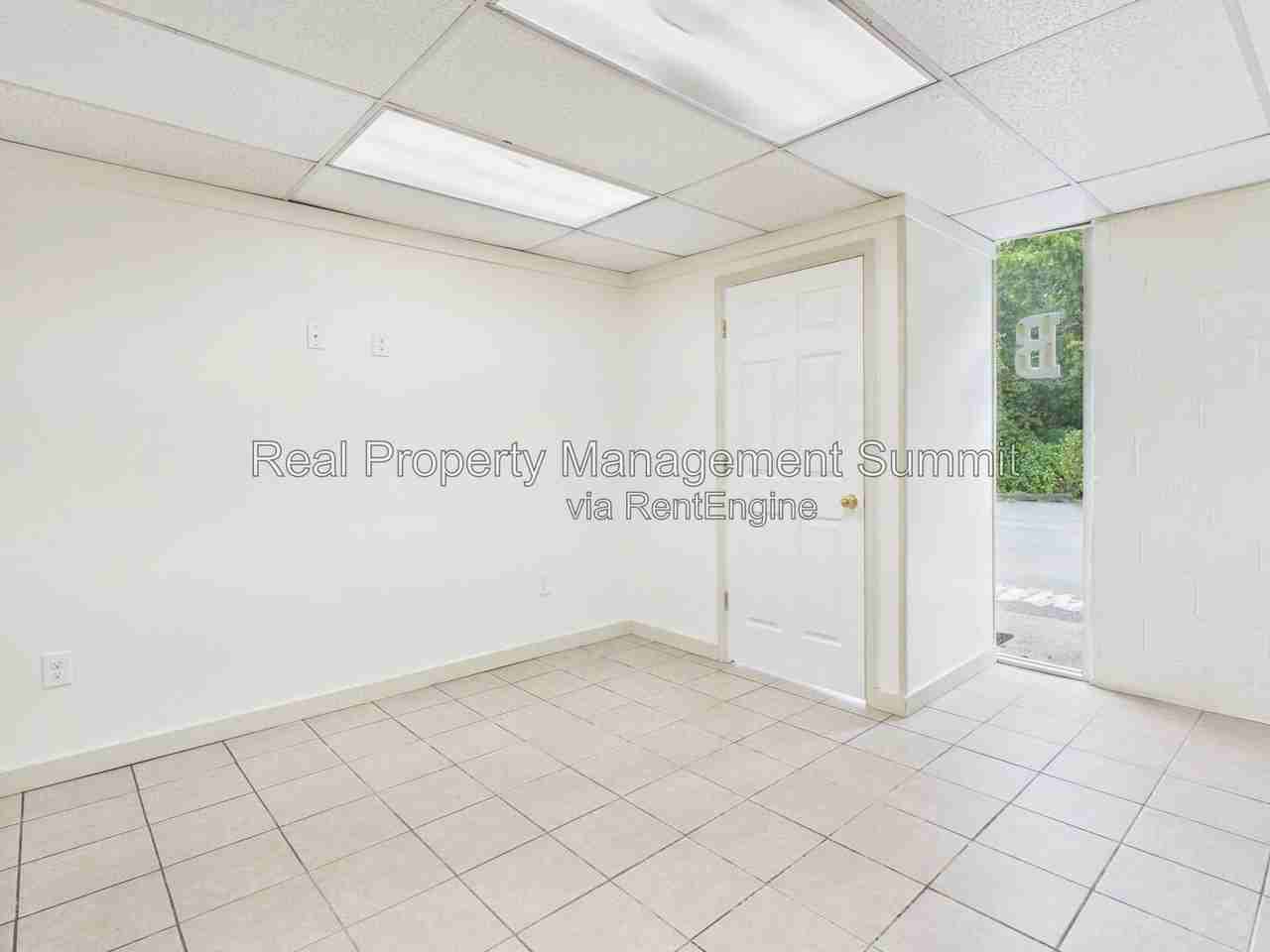 2501 N Augusta St #B - Photo 3 of 11