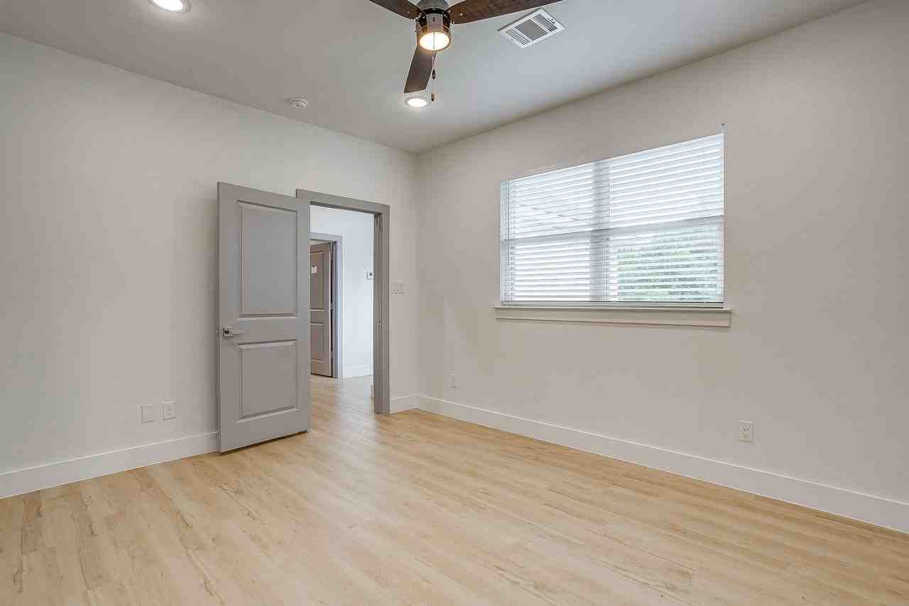 3817 Winfield Ave - Photo 5 of 43