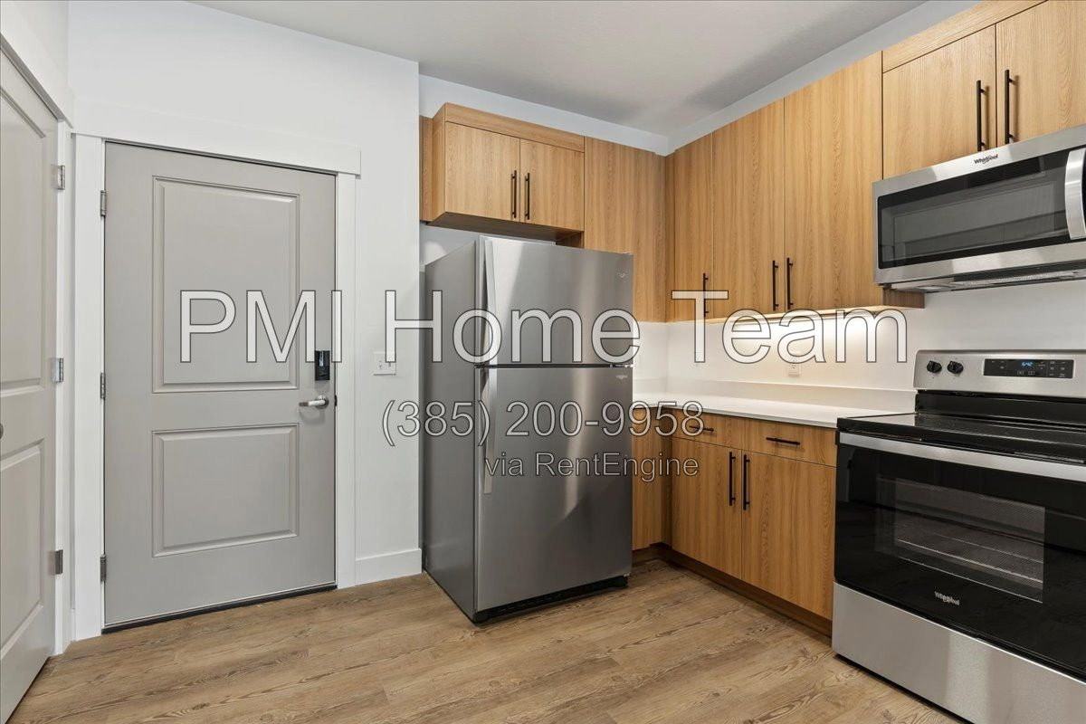 3378 Washington Blvd #204 - Photo 2 of 26