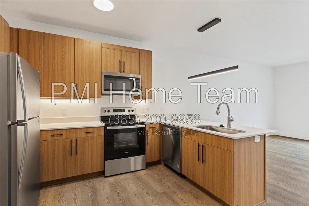 3378 Washington Blvd #204 - Photo 3 of 26