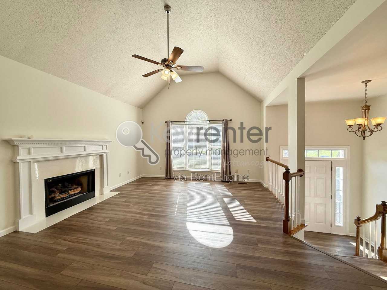 5515 Misty Valley Dr - Photo 4 of 28