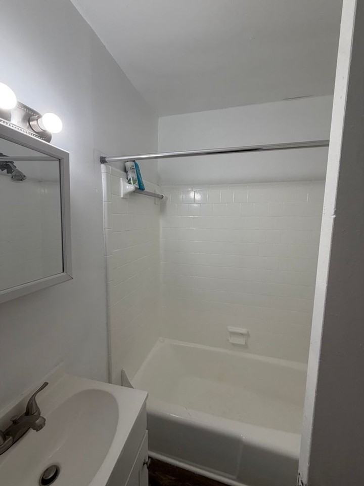 1902 Warren Ave #E - Photo 5 of 6