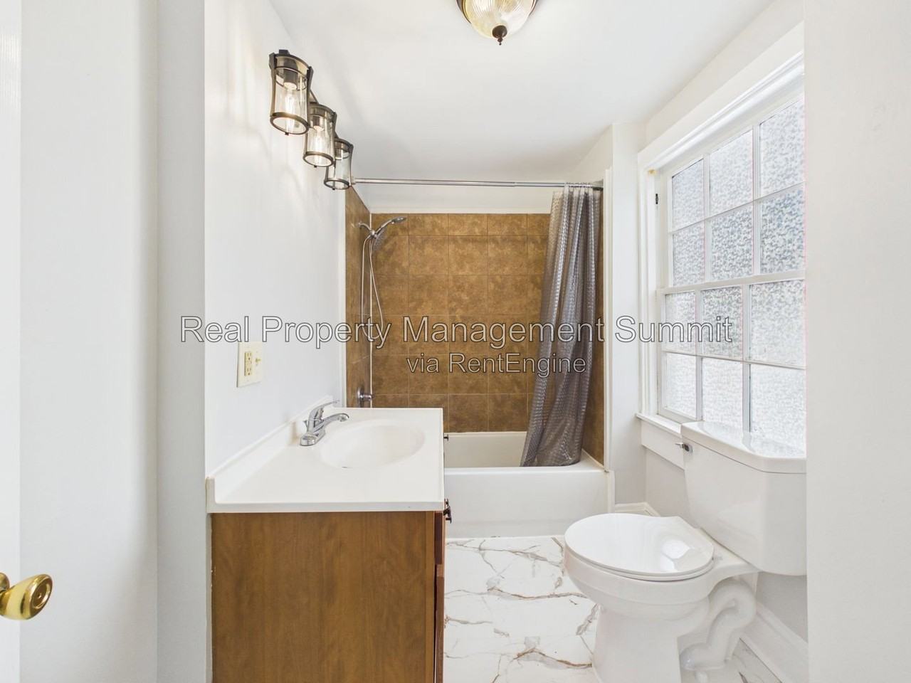 932 W Beverley St - Photo 5 of 26