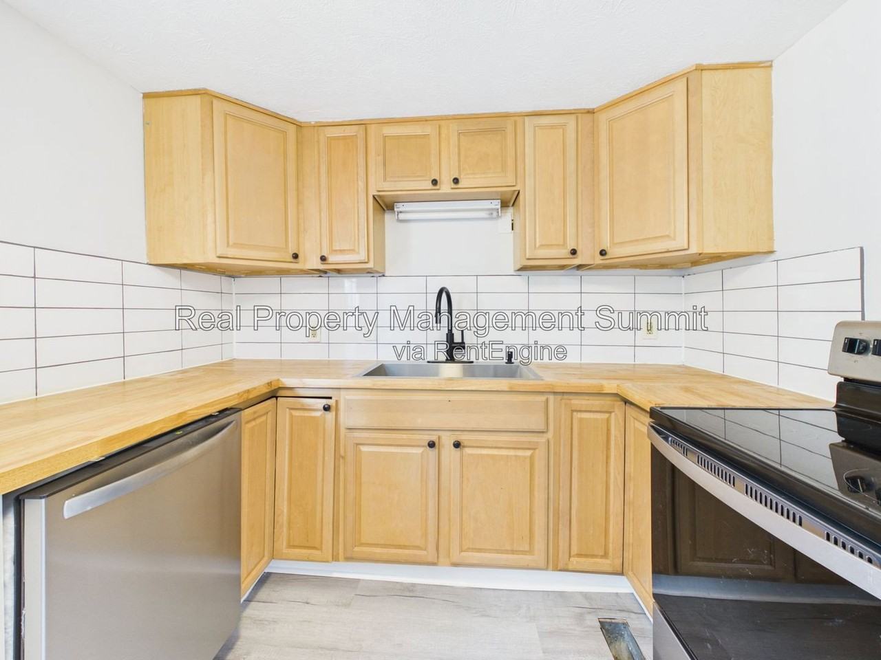 932 W Beverley St - Photo 6 of 26