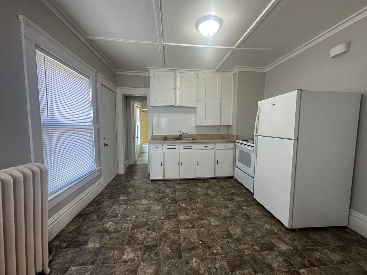 566 Capital Ave Sw #3 - Photo 2 of 6
