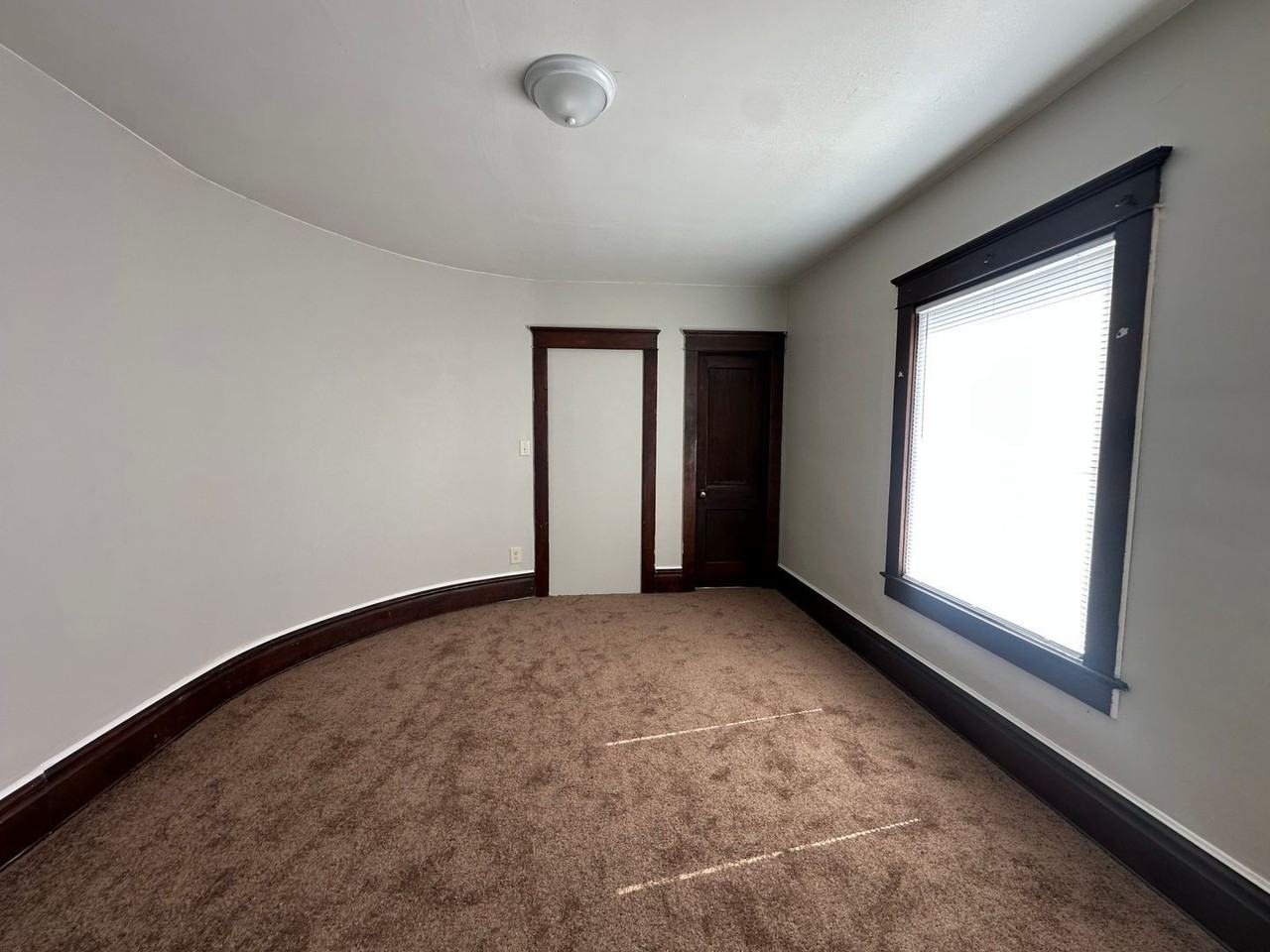 566 Capital Ave Sw #3 - Photo 3 of 6