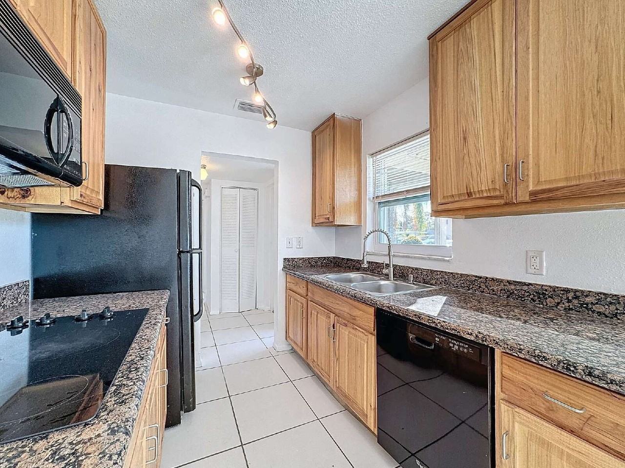 9893 47th Ave N - Photo 7 of 44