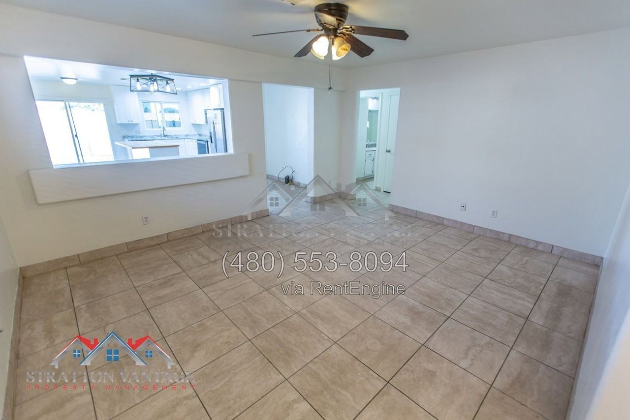 17427 N 28th Ave - Photo 6 of 42