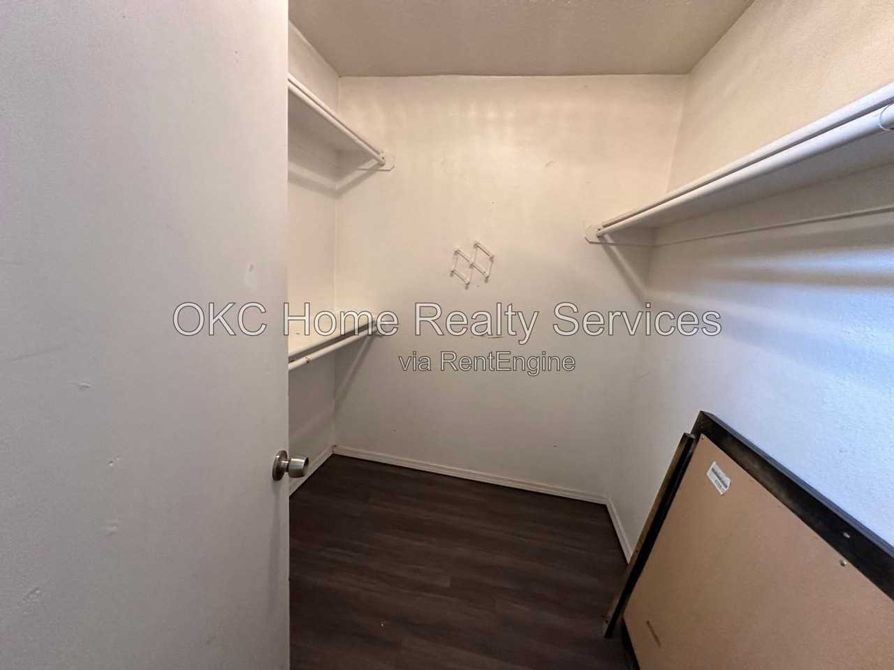 8300 Nw 86th St - Photo 3 of 27