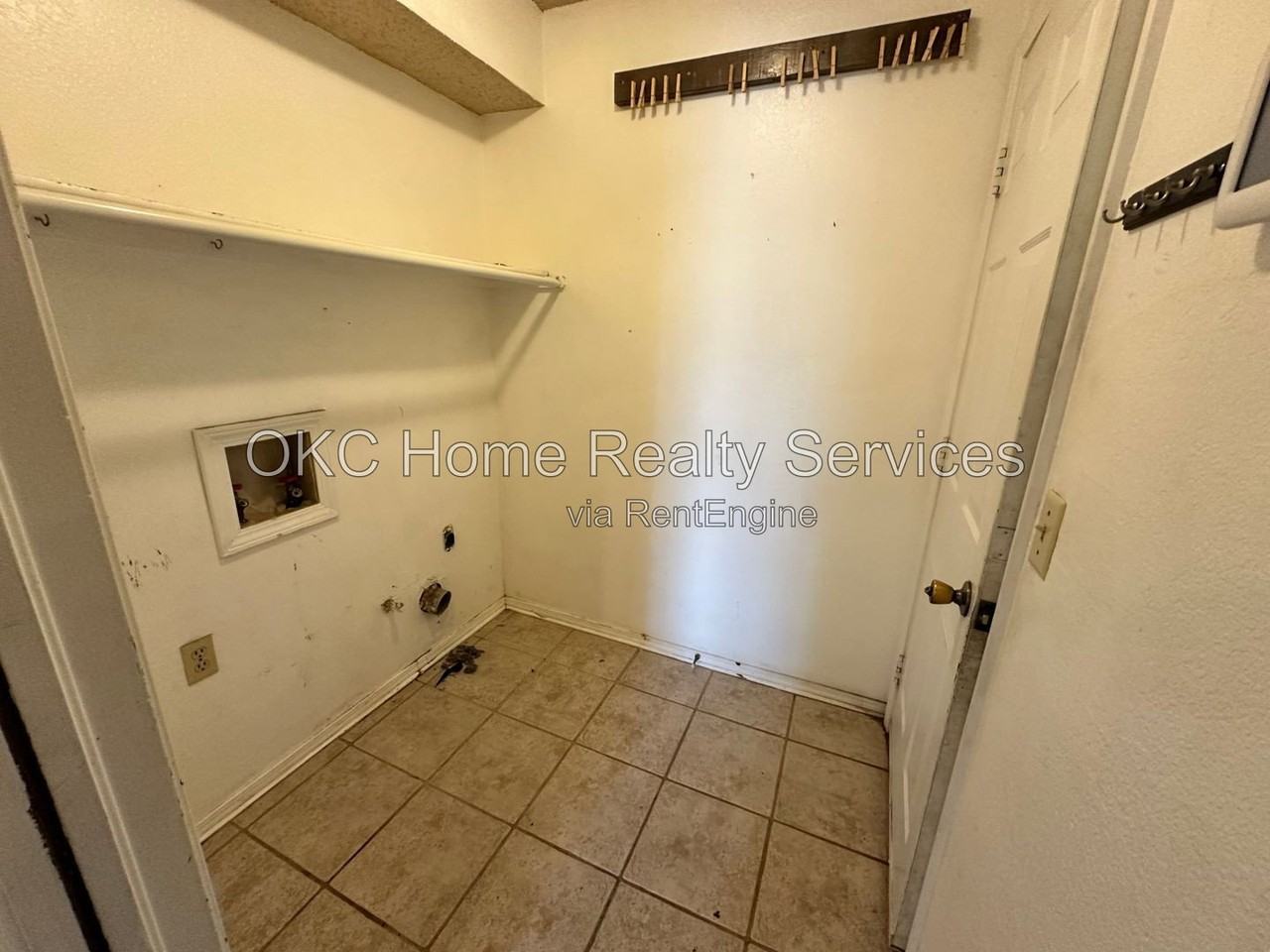 8300 Nw 86th St - Photo 4 of 27