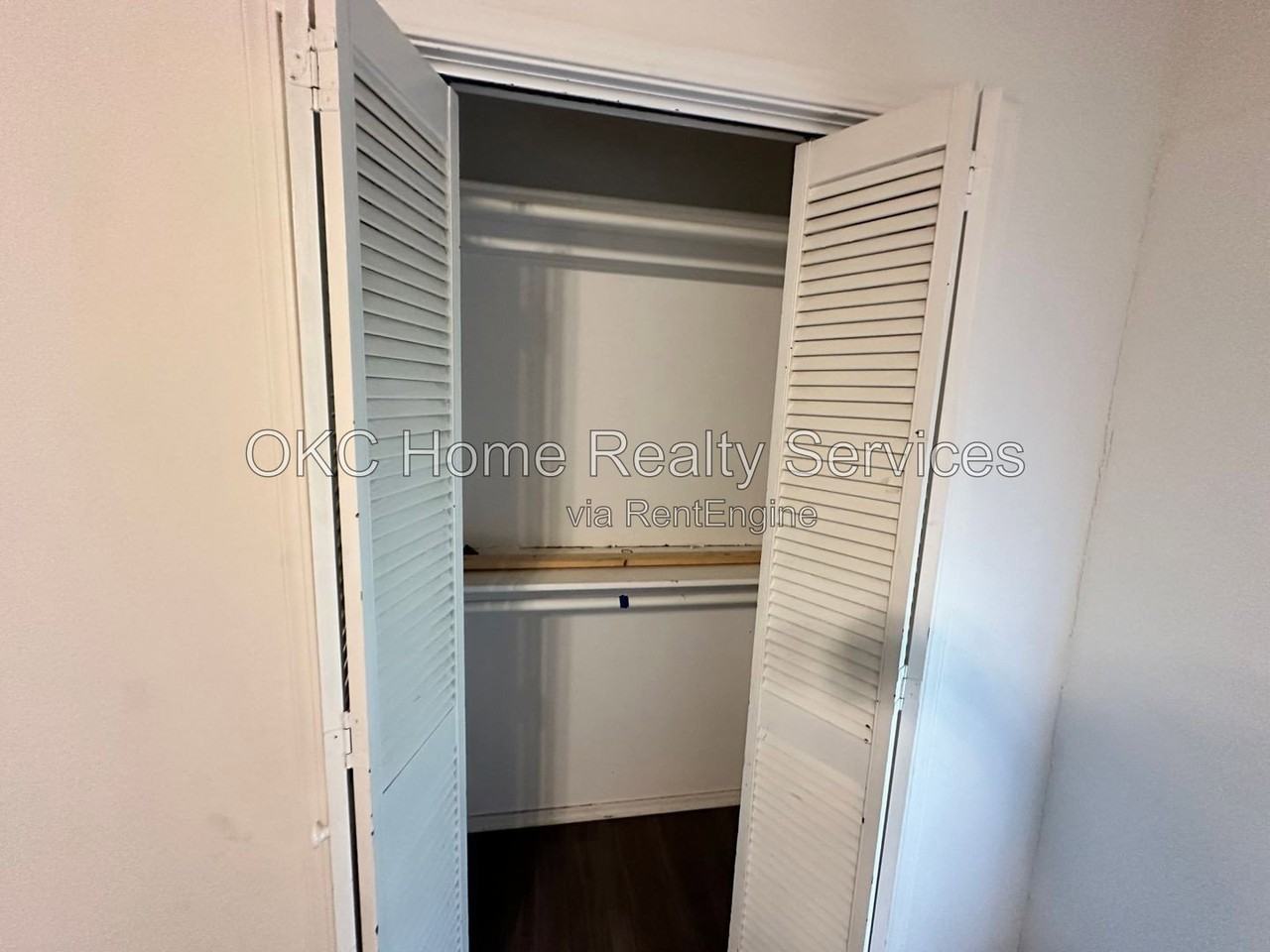 8300 Nw 86th St - Photo 6 of 27