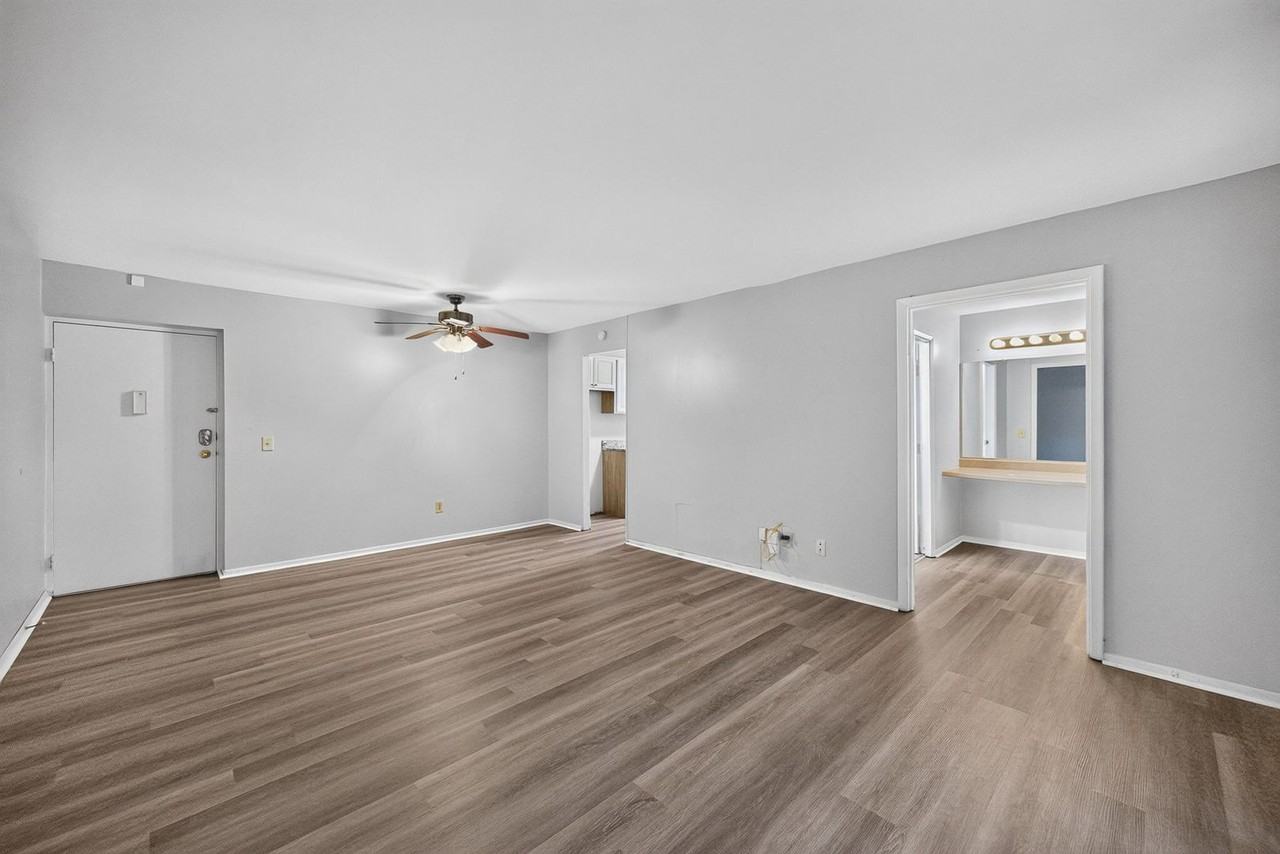 2971 Deckebach Ave #14 - Photo 4 of 16