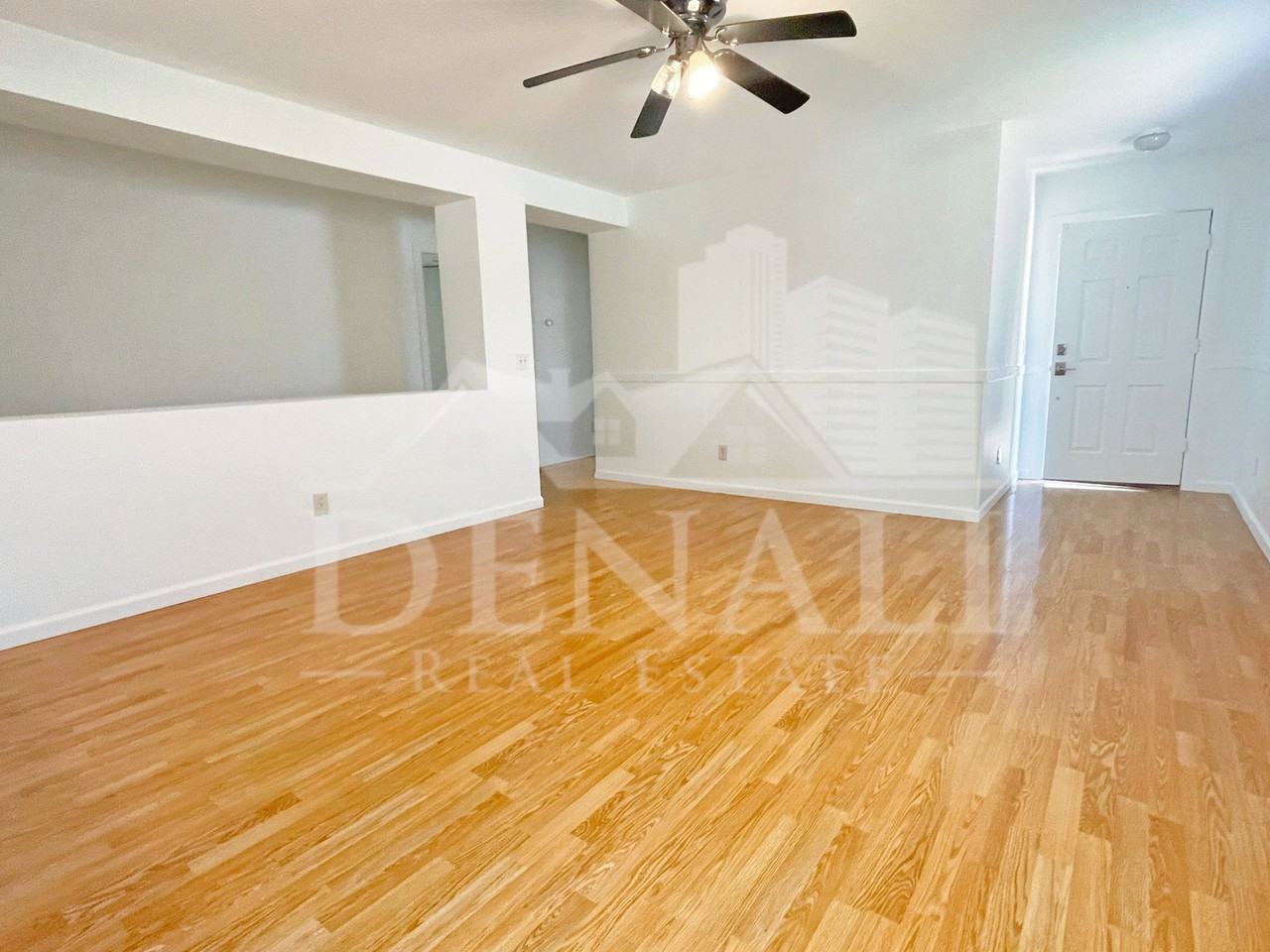 3945 S Illinois St - Photo 4 of 22