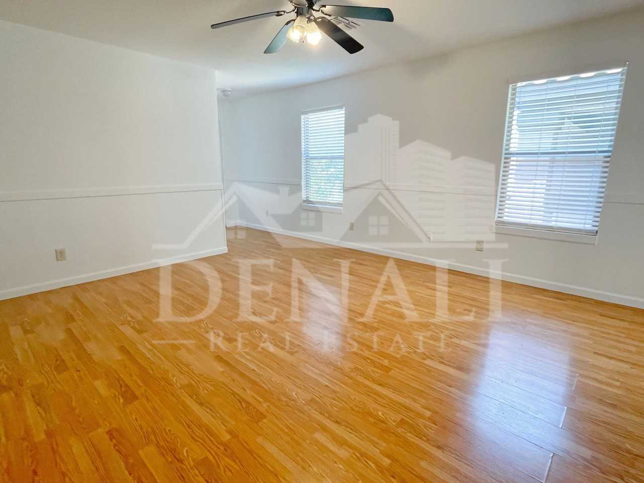 3945 S Illinois St - Photo 5 of 22