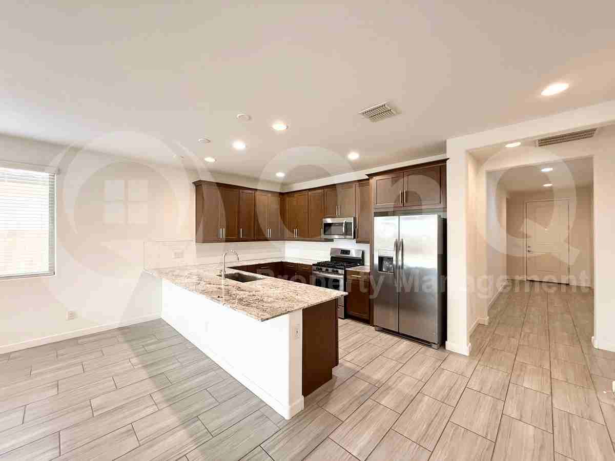 12425 W Vista Ave - Photo 3 of 27