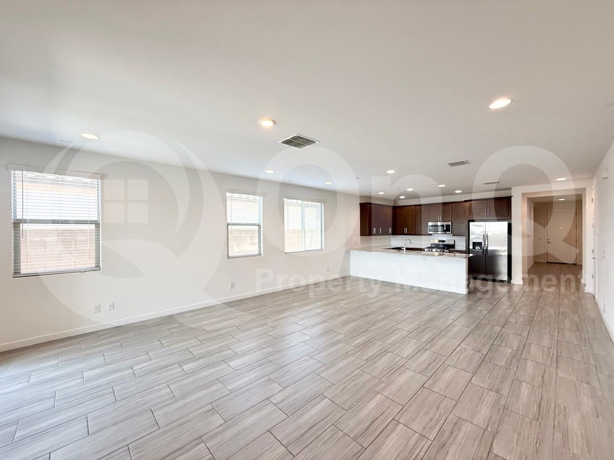 12425 W Vista Ave - Photo 5 of 27
