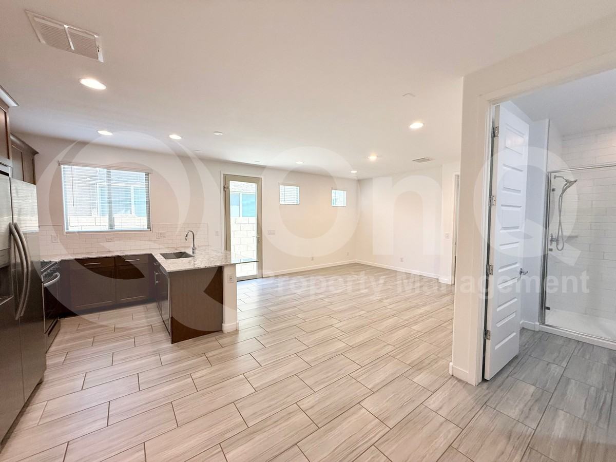 12425 W Vista Ave - Photo 7 of 27