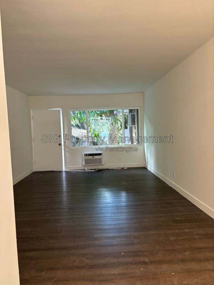 10212 Tujunga Canyon Blvd #2 - Photo 4 of 15