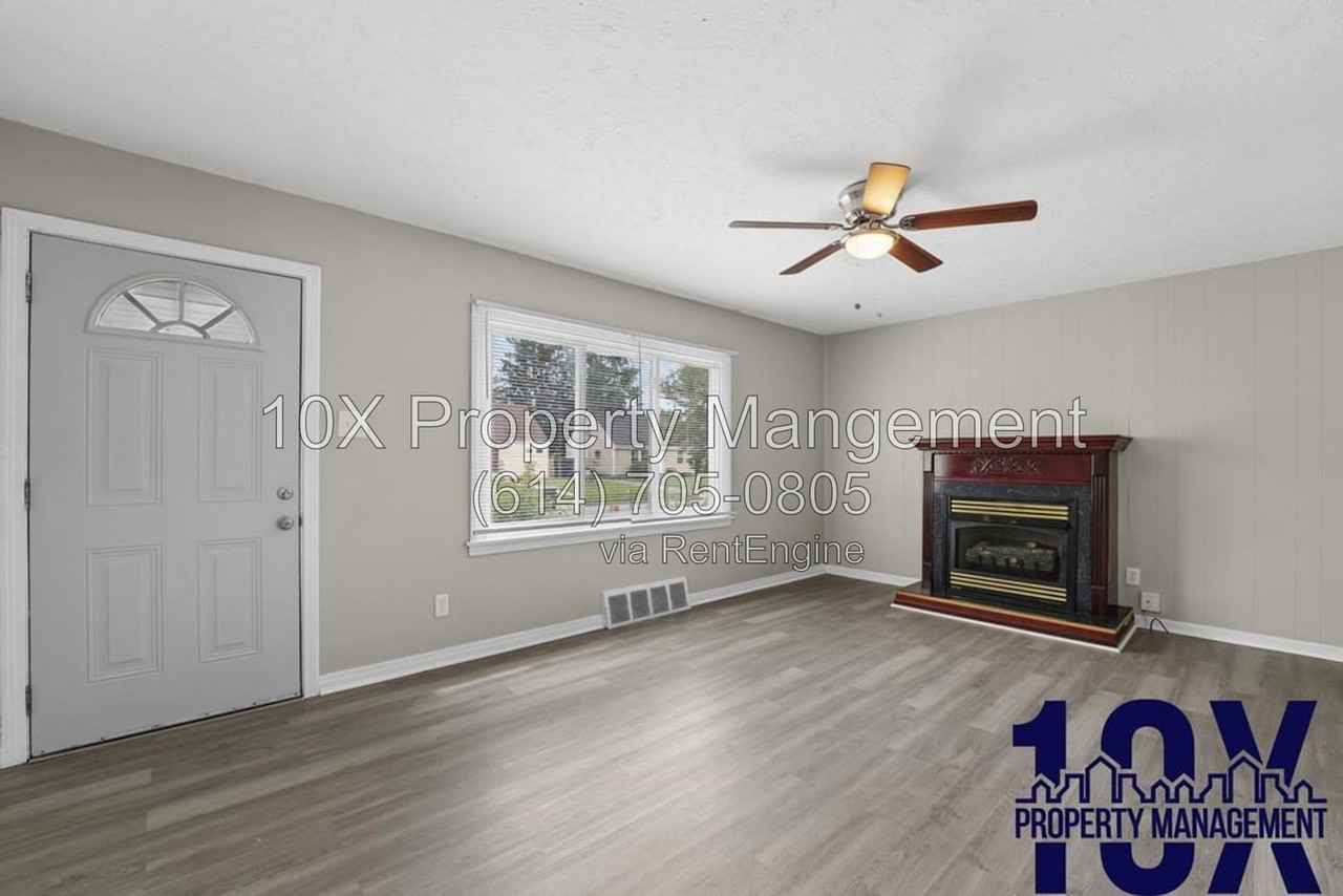 561 S Everett Ave - Photo 4 of 23