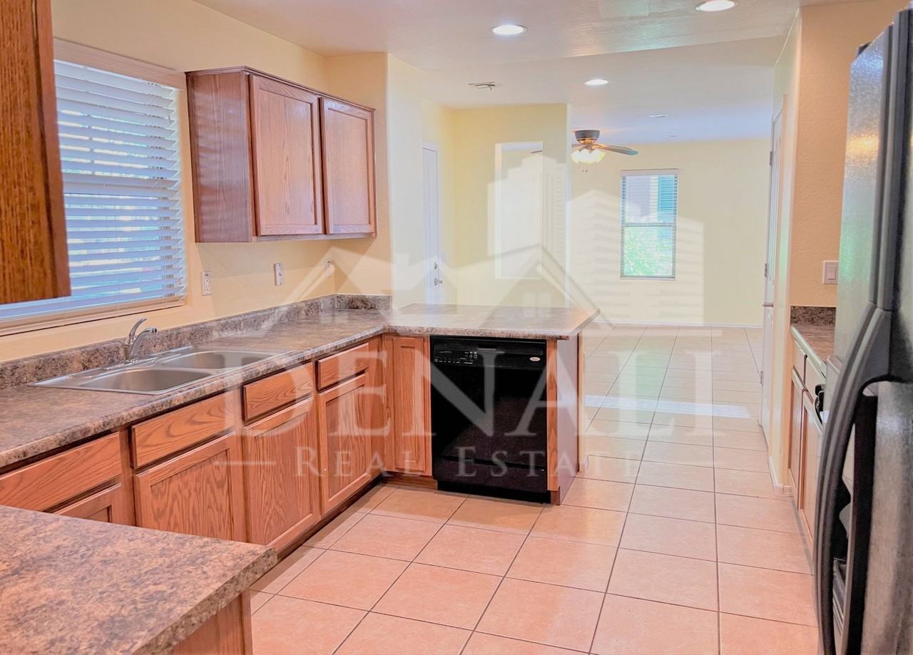 2741 E Bart St - Photo 3 of 21