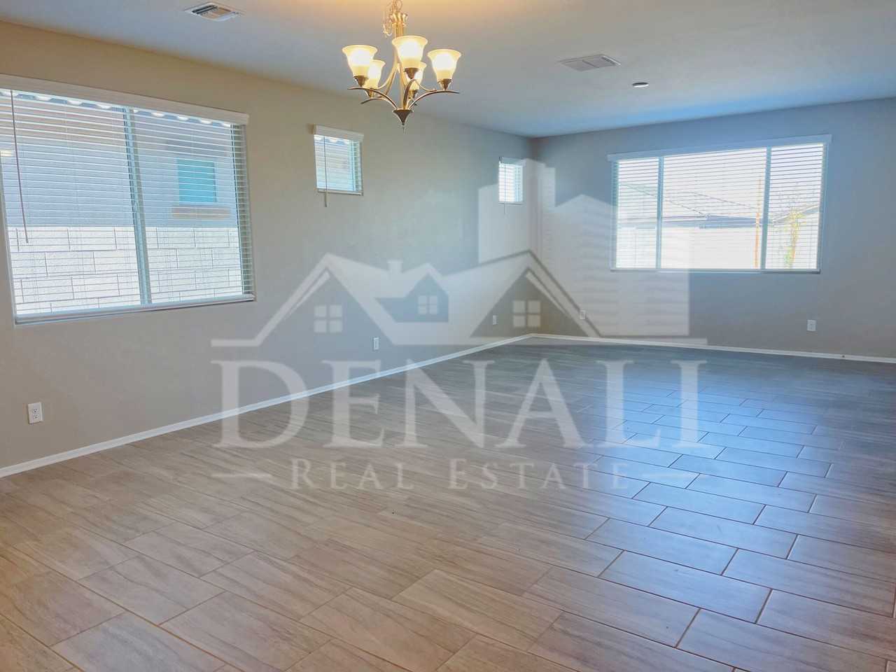 12437 N 174th Ln - Photo 2 of 21