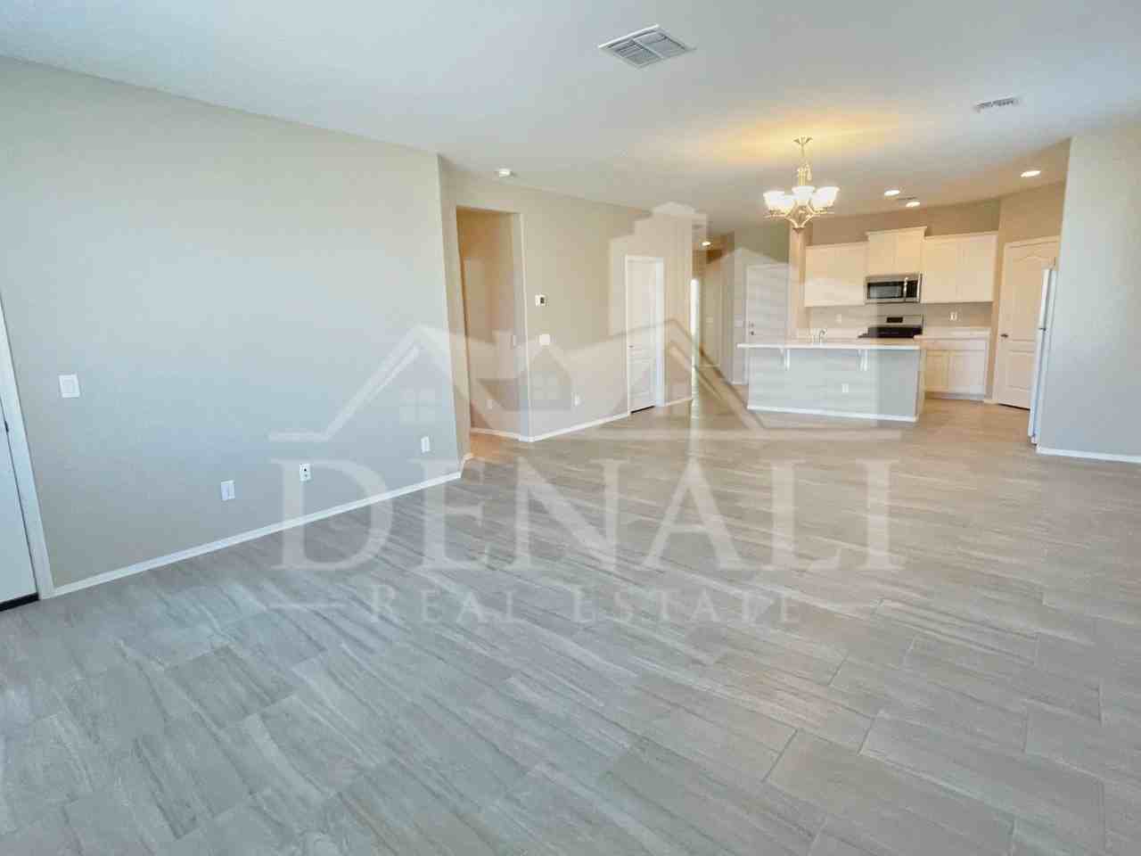 12437 N 174th Ln - Photo 4 of 21