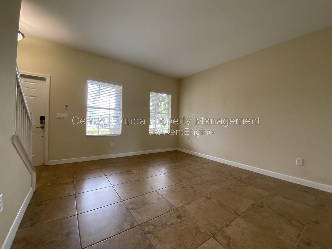 6119 Waterside Island Ln - Photo 4 of 33