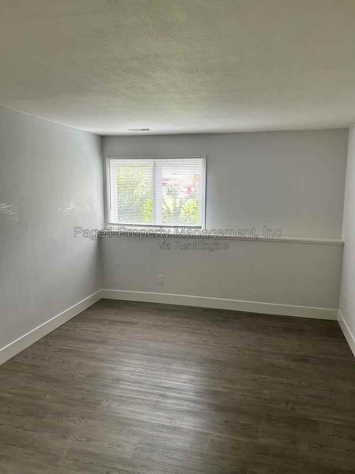 3817 Sage Dr #B - Photo 6 of 8