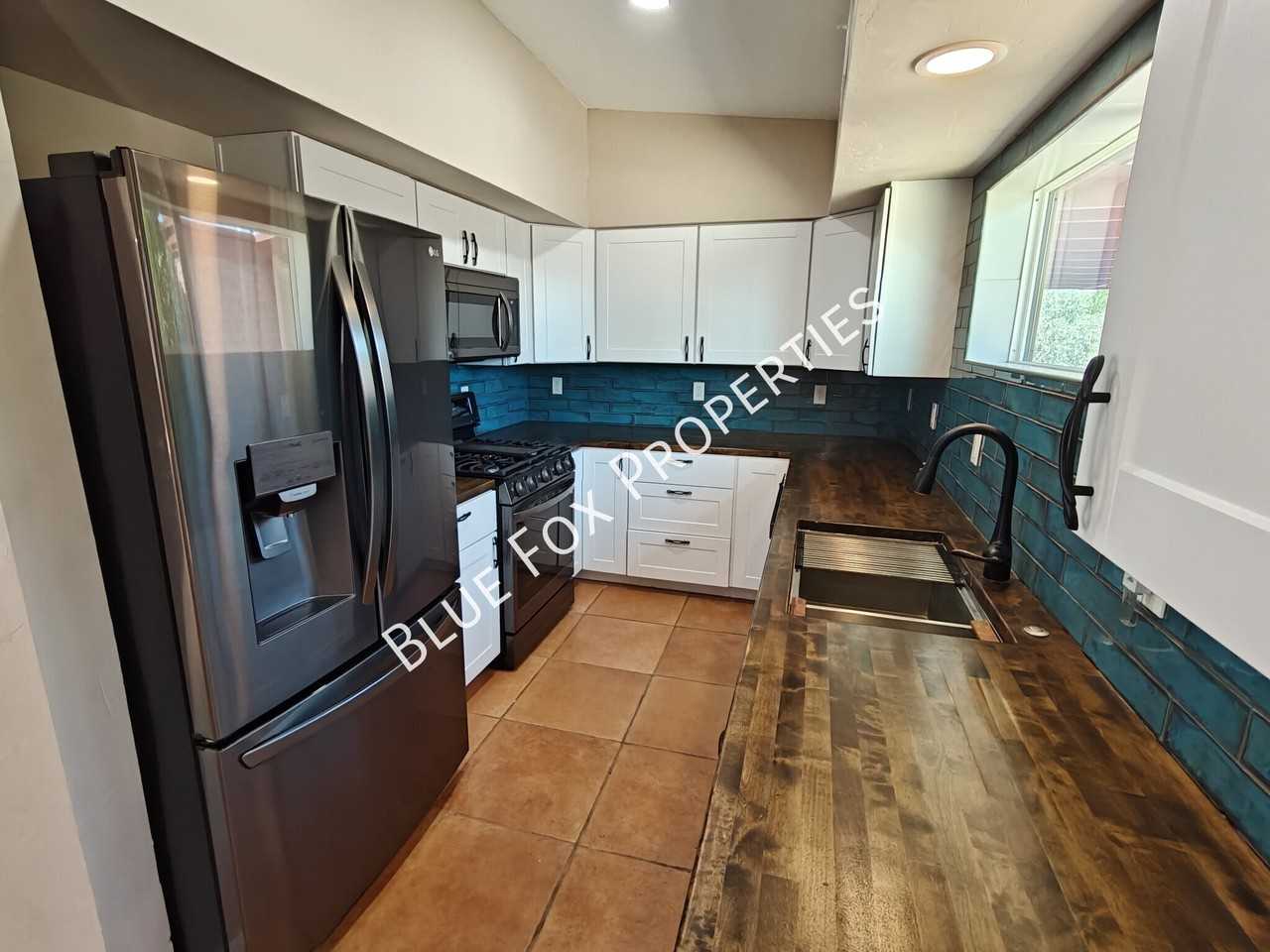 5449 E Holmes St - Photo 6 of 24